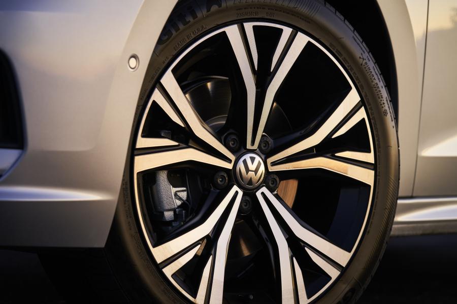 Колеса Volkswagen Passat (NMS) 2019 года  (NA) (фото 34 из 40)